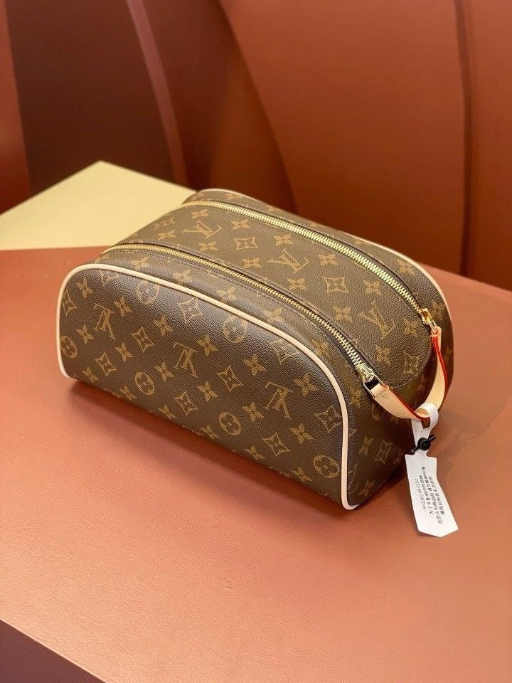 LV Locker Dopp Kit