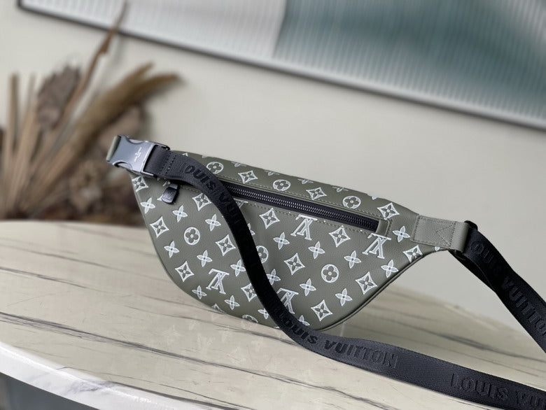 Men’s LV Discovery