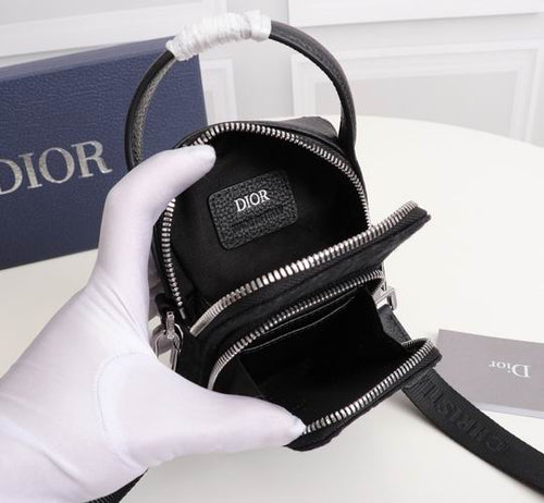 DIOR (B) H03E